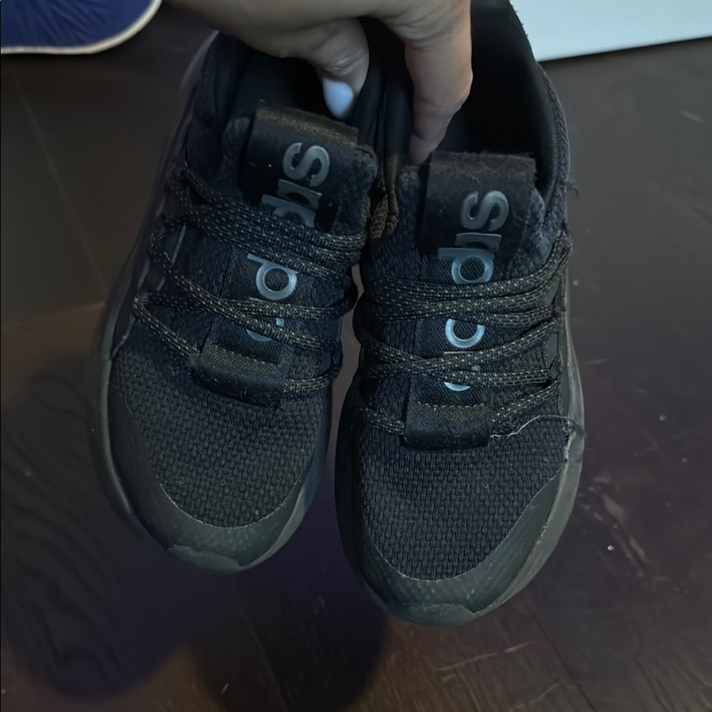 Adidas Black Sneakers Mesh Comfort Design